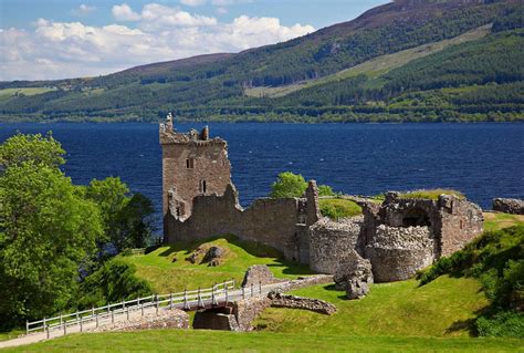 The Ruins Of Urquhart Castle On Loch Ness United Kingdom Epuzzle