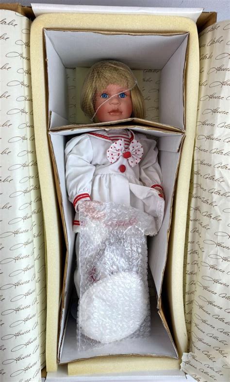 World Gallery Angelique Porcelain Doll Laura Cobabe 1995