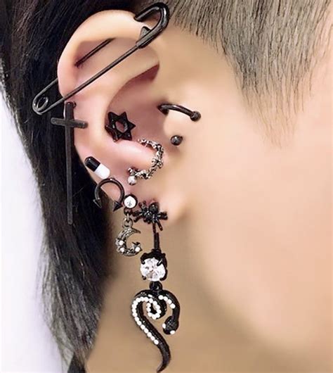 🖇 On Twitter Cool Ear Piercings Earings Piercings Pretty Ear Piercings