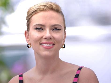 Scarlett Johansson Was Told Her Acne Looked Like A Volcanos Surface A