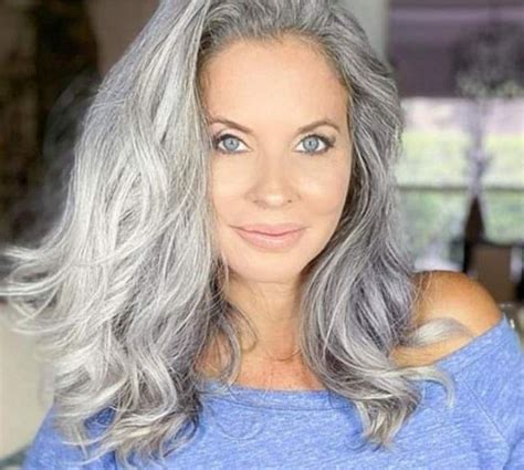 short silver hair silver grey hair short grey hair blue grey hair imagen natural silver