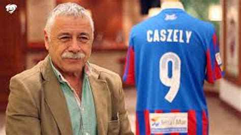 Carlos humberto caszely garrido (born 5 july 1950 in santiago, chile) is a chilean former footballer, nicknamed rey del metro carlos caszely. Carlos Caszely, l'attaccante che sfidò il terrore di ...