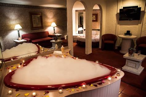 Dont Let The Heart Shaped Hot Tubs Fool You Love Is Dead At These