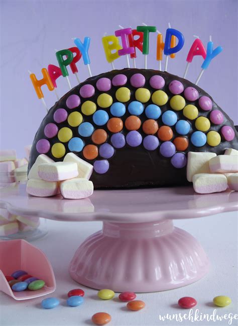 Der mit abstand schokoladigste kuchen der welt. Regenbogenkuchen mit Süßigkeiten - wunschkindwege ...