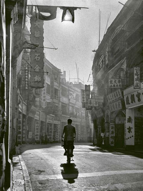 Old Hong Kong Photographer Fan Hos Memoir Of The City The Independent