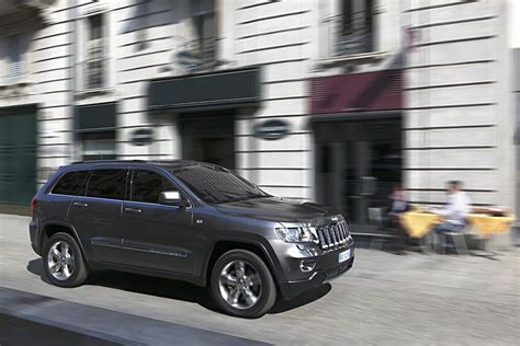 Jeep Grand Cherokee Specs And Photos 2010 2011 2012 2013 Autoevolution