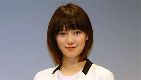 √ 35+ Model Rambut Pendek Wanita (SEBAHU & TERBARU)