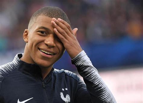 Check out his latest detailed stats including goals, assists, strengths & weaknesses and. Notoriété soudaine, primes du Mondial 2018... Kylian ...