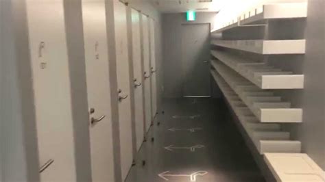 Anyway, the concept here is simplicity and traditional japanese hospitality. 9 hours capsule hotel in Japan. / Hotel kapsułowy w Japonii. - YouTube