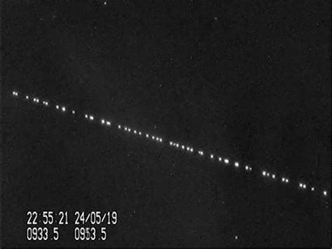 Here's What SpaceX's Starlink Satellites Look Like in the Night Sky