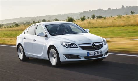 Galerie Opel Insignia Facelift Modell in weiß Bilder und Fotos