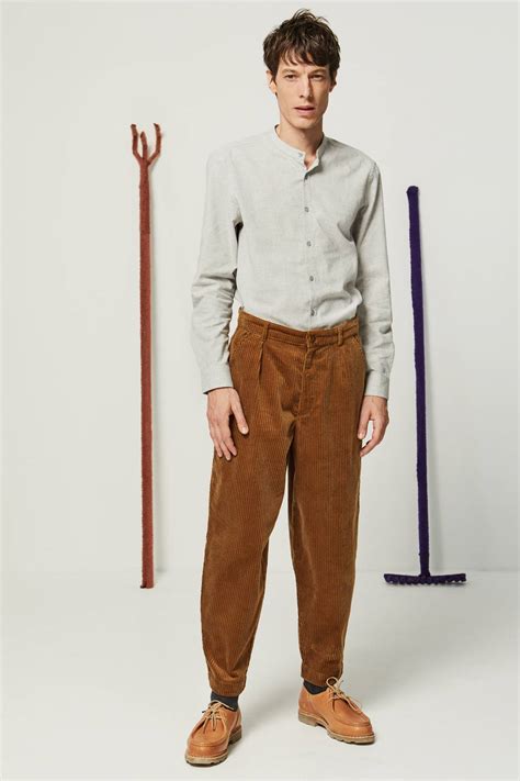 Pantalon de sport et de loisir pour jeune printemps pour hommes(pantalons chino). Pantalon large en velours côtelé - LE MONT SAINT MICHEL