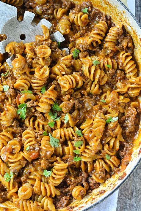 By just spreading pasta in a pan ground beef is easier to cook especially with these savory and quick ground beef recipes. easy ground beef recipes with pasta