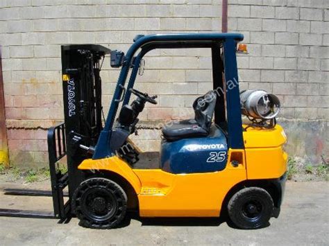 hire toyota fg counterbalance forklift  listed