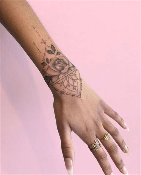 25 Creative Wrist Tattoos Ideas For Modern Girls
