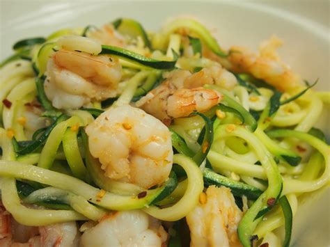 Zucchini - Spaghetti mit Garnelen