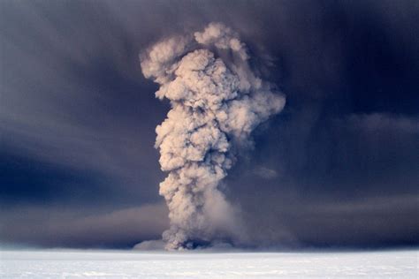 Magnificent Photos Of Grimsvoetn Volcano Eruption In Iceland Amusing