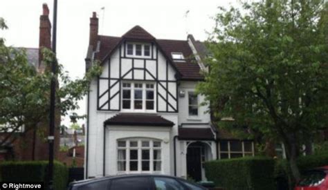 The civil servant's crimes were discovered when a neighbour called a plumber to unblock a drain outside the house in which nilsen had a. Serial killer Dennis Nilsen's Cranley Gardens house of ...