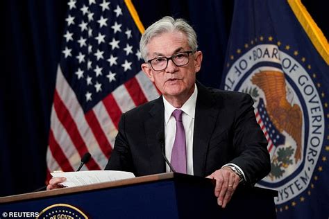 Fed plans to keep raising interest rates despite economic downturn