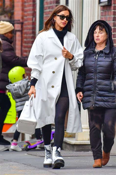 Irina Shayk Shopping With Her Mother Olga Shaykhlislamova In NY 10