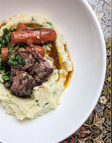 Roti de palette à la mijoteuse | Food, Confort food, Meat recipes