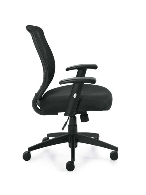 An office chair is an extremely common type of seating most commonly featuring a padded chair back with lumbar support, a padded seat, set on casters among each of the different types of chairs in office category, there are literally dozens of subtypes offered by a wide range of manufacturers. Office Desk Chairs - Zami Mesh Seat Office Chair