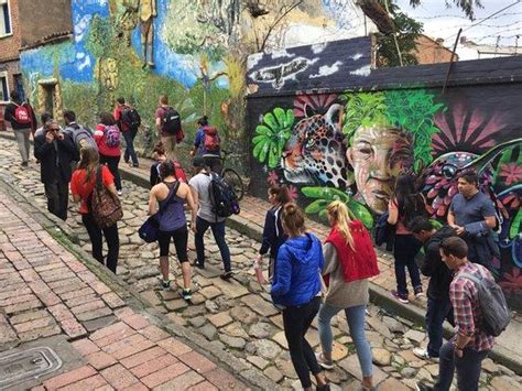 graffiti tour bogotá conoce la ruta del arte urbano de la capital colombiana