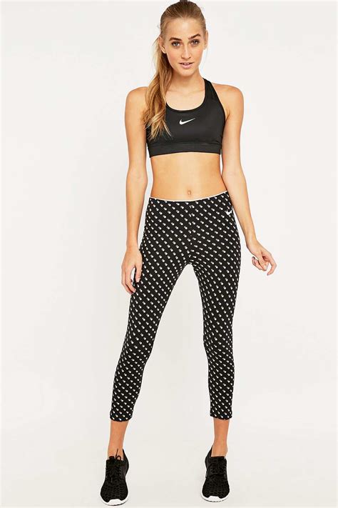 What To Wear With Polka Dot Leggings