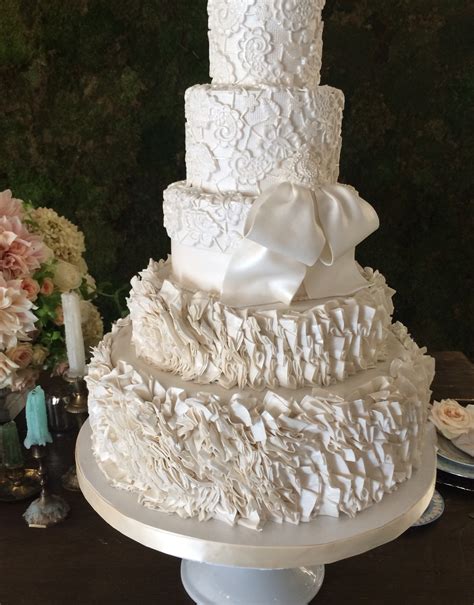 I love this cake so much. Vanilla Bake Shop - Wedding Cakes