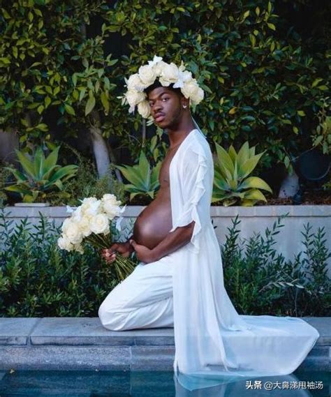 Well Known Male Singer Succeeded In Getting Pregnanthappiness Posted Pregnancy Photos