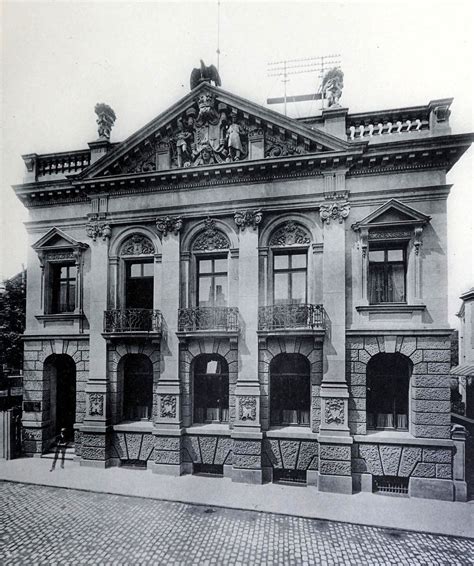 Darüber hinaus bietet es viele weitere nützliche funktionen. Bank building, Essen | Archi, Photo, Landmarks