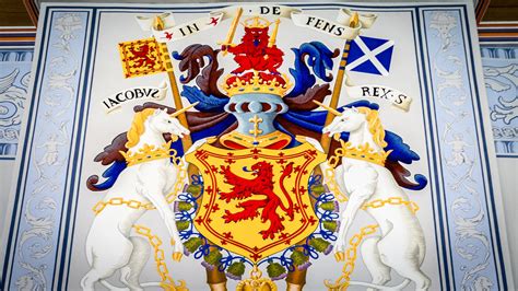 Alle schiffe seiner majestät segeln nun sowohl unter der flagge englands wie auch der schottlands. Schottlands Flagge und Wappen: LÃ¶wen, EinhÃ¶rner und Disteln