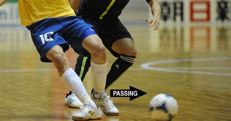 3 Teknik Dasar Passing Futsal Beserta Cara Melakukannya Penjasorkes