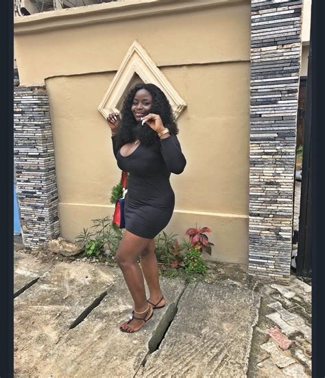 Busty Nigerian Lady With K Followers On Twitter Says They Are Only