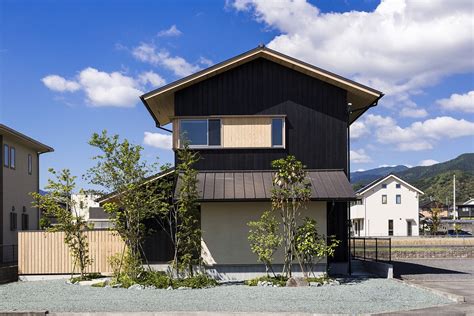 Okaerinasai お帰りなさい long time no see: Stylish Synergy: Modern Japanese Home with a View of ...