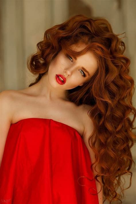 Femme Avec Cheveux Rouge Coupes De Cheveux Et Coiffures