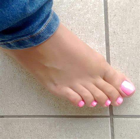 Pin By Island Master On Feet Toes And Soles Sexy Feet Pretty Toes Sexy Toes