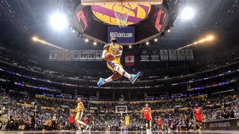 Lebron Dunking Wallpapers Wallpaper Cave