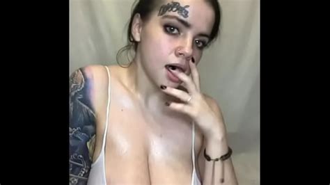 Inked Voluptuos Beauty Massages Oil On Her Amazing Natural Breasts