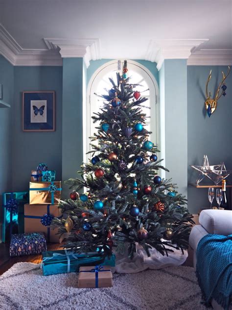 Well you are in the right place because this year's christmas trends, from understated scandi to rainbow shades and kitsch craziness, are the best we've seen in all our years of trawling the christmas (this. Jewel-Toned Christmas Tree - Christmas Tree Decorating Ideas