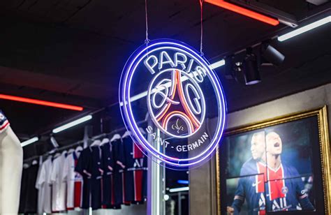 Eintracht frankfurt club chief rips psg for summer transfer window spending psg talk18:57. PSG Become First European Club To Open Store In Korea - SoccerBible