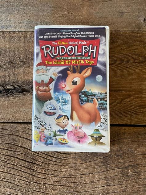 Rudolph The Red Nosed Reindeer And The Island Of Misfit Toys Vhs Etsy