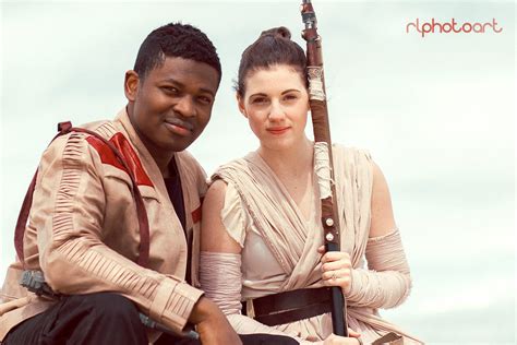 A Couple Dressed As Finn And Rey For A Photoshoot Photos At Movienco