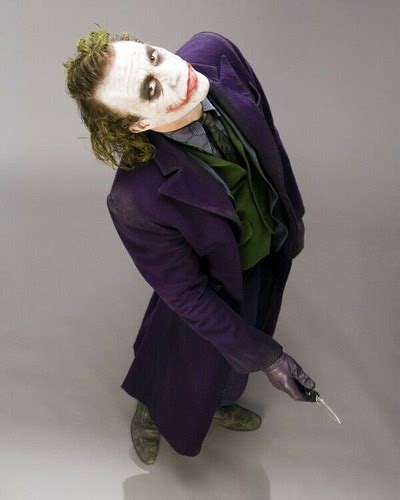 Heath Ledger Full Length Scary Pose As The Joker The Dark Knight 8x10