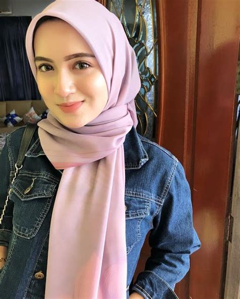 Asyiqin Khairi Malay Beautiful Hijaber Setahunbaru Perempuan