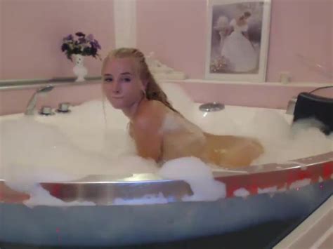 Anik201 Bubble Bath