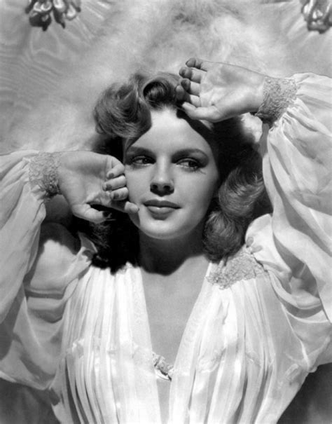 30 Beautiful Black And White Portrait Photos Of Judy Garland In The 1940s Vintage News Daily