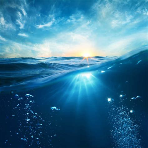 自然海洋图片 蓝蓝的天空和一望无际的海洋素材 高清图片 摄影照片 寻图免费打包下载