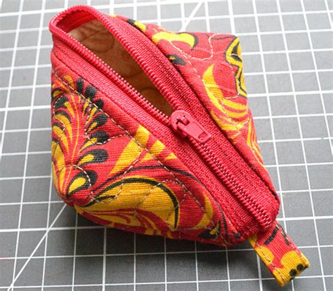 How To Sew A Triangle Zipper Bag Free Zipper Bag Tutorial Pyramid