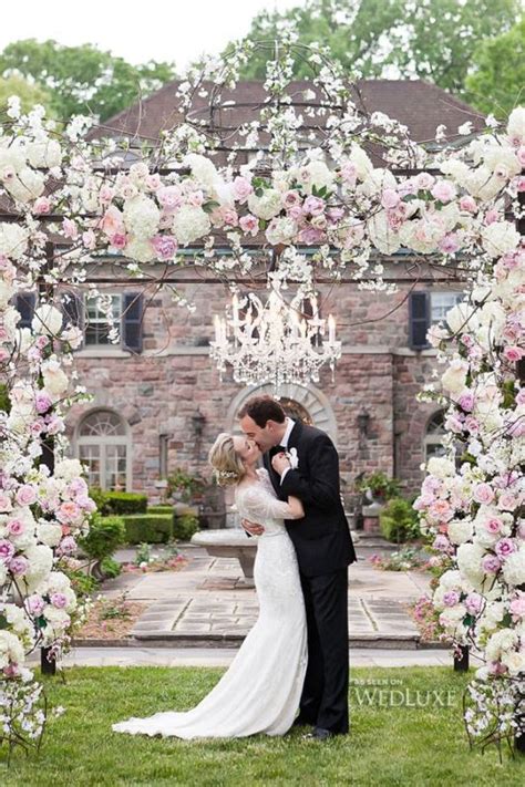 Picture Of Beautiful Wedding Floral Arches To Get Inspired 12